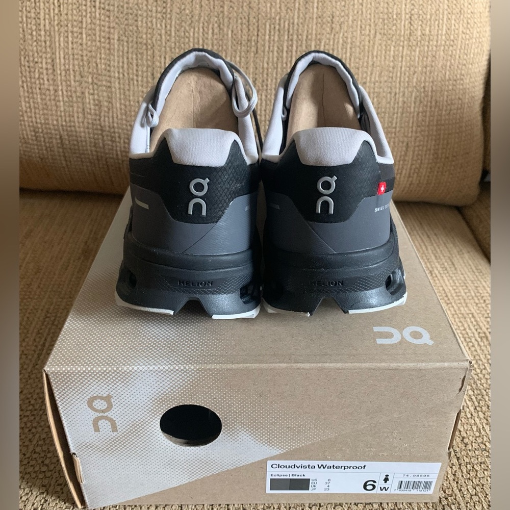 BNWT WOMENS ON Cloudvista Waterproof Shoes - SIZE US 6 - Eclipse Black Sneakers - Picture 5 of 14